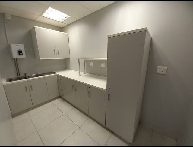 297M² OFFICE TO LET IN BRYANSTON